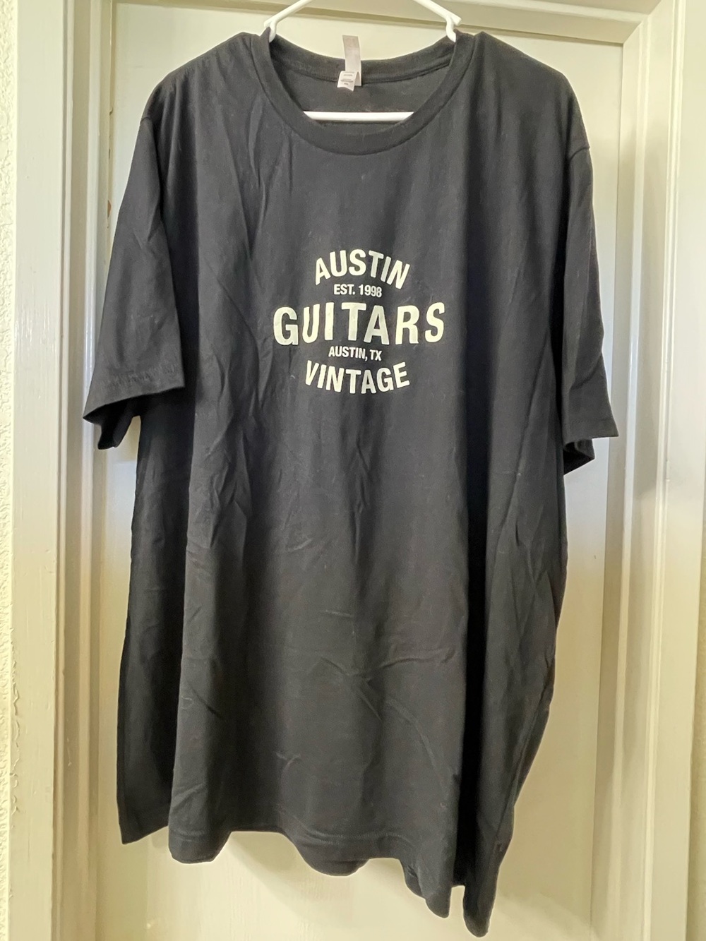 Austin Vintage Guitars Graphic Tee - Black 4X
